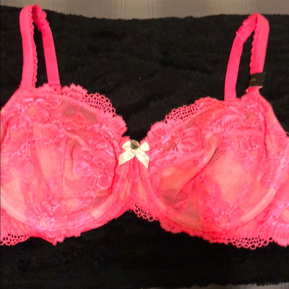 Victoria’s Secret PINK 32DD Bra NWOT